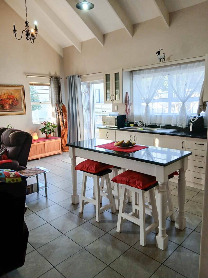 2 Bedroom Property for Sale in Sandbaai Western Cape